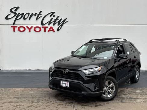 Used 2025 Toyota RAV4 XLE w/ Convenience Package image 1