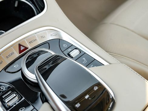 Used 2019 Mercedes-Benz S 560 Sedan image 26
