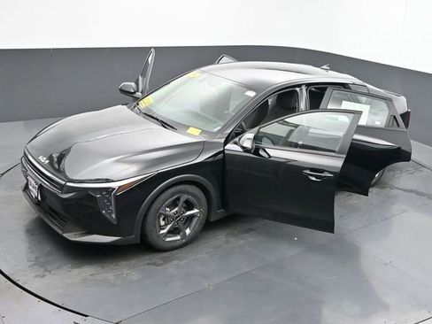 Used 2025 Kia K4 FWD image 58
