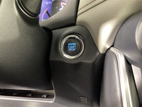 Used 2019 Toyota RAV4 Limited w/ Advanced Technology Package AWD/4WD image 27