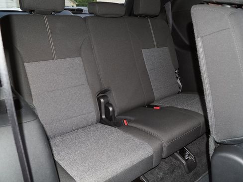 Used 2025 GMC Acadia Elevation image 22