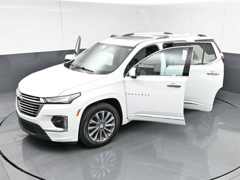 Used 2022 Chevrolet Traverse Premier w/ LPO, Floor Liner Package FWD image 40