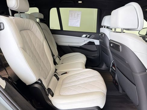 Certified 2025 BMW X7 xDrive40i w/ M Sport Package AWD/4WD image 30