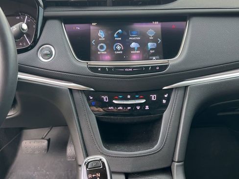 Used 2017 Cadillac XT5 Premium Luxury w/ Advanced Security Package FWD image 8