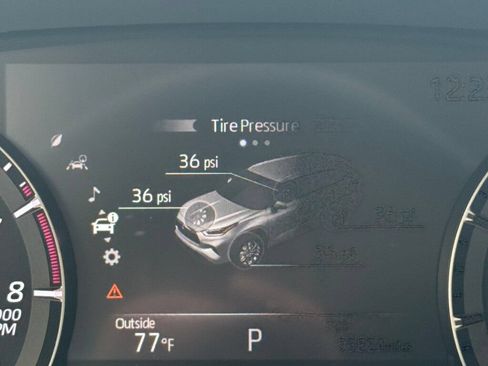 Used 2021 Toyota Highlander XLE AWD/4WD image 33