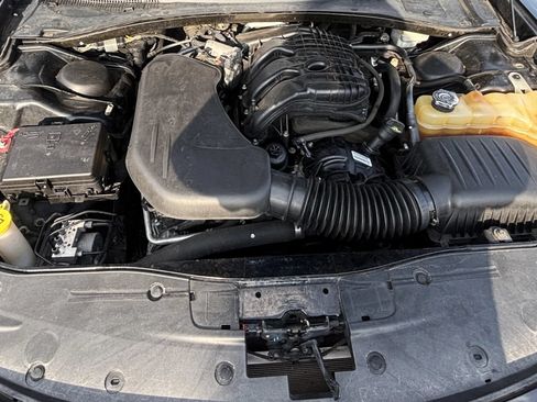 Used 2015 Dodge Charger SXT RWD image 34