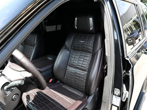Used 2023 Cadillac Escalade ESV Sport Platinum w/ LPO, ONYX Package AWD/4WD image 20