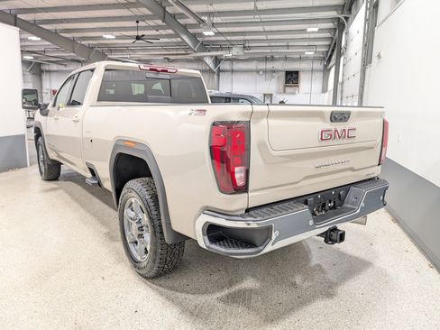 Used 2026 GMC Sierra 3500 SLE w/ SLE Value Package AWD/4WD image 5