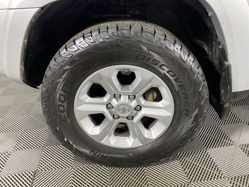 Used 2017 Toyota 4Runner SR5 image 11