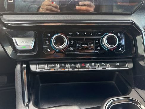 Used 2023 GMC Sierra 1500 AT4 w/ Technology Package image 23