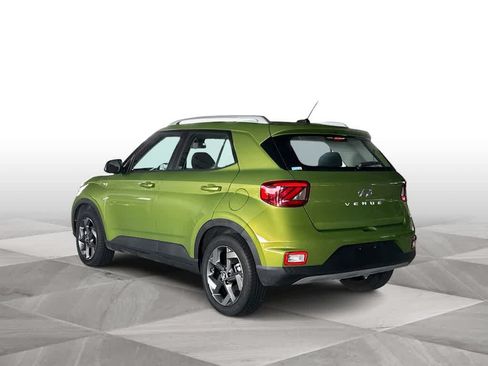 Used 2024 Hyundai Venue SEL FWD image 6