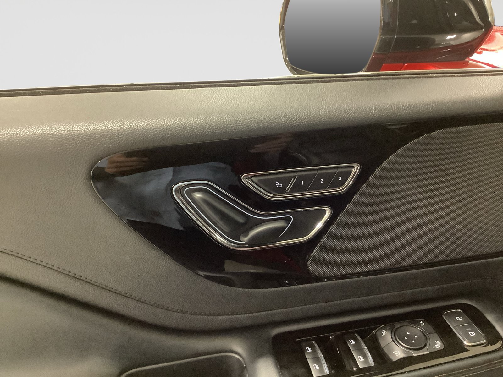 Certified 2025 Lincoln Aviator 2WD image 21