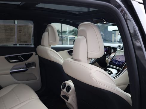Used 2026 Mercedes-Benz GLC 300 image 25