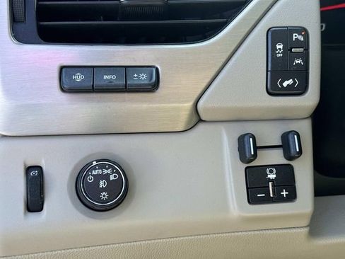 Used 2020 GMC Yukon Denali w/ Open Road Package image 28