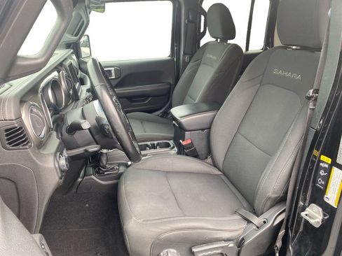 Used 2020 Jeep Wrangler Unlimited Sahara AWD/4WD image 19