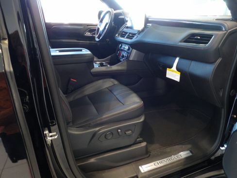 Used 2023 Chevrolet Suburban RST w/ Luxury Package AWD/4WD image 26