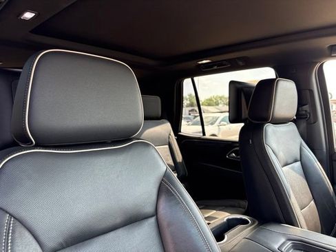 Used 2021 GMC Yukon SLT w/ Rear Media and Nav Package AWD/4WD image 22