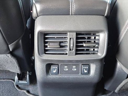 Certified 2025 Nissan Murano Platinum AWD/4WD image 23