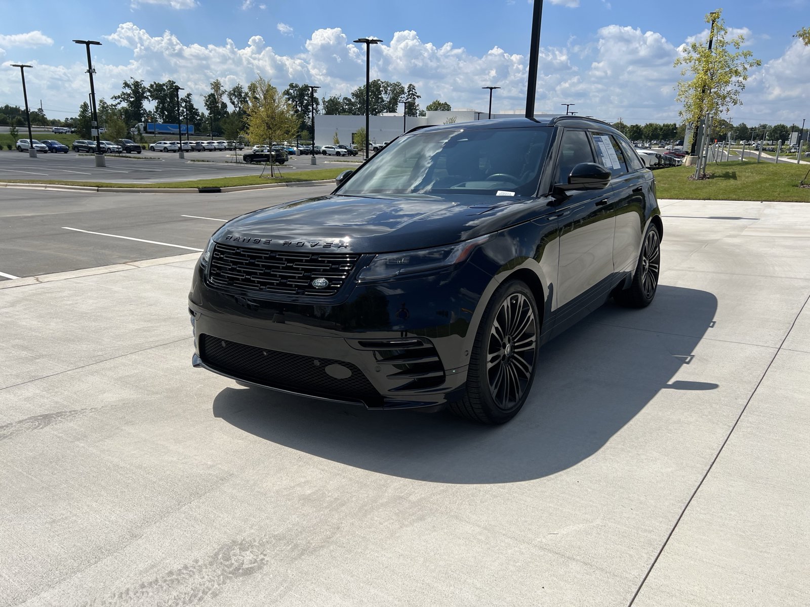 Used 2026 Land Rover Range Rover Velar Dynamic SE AWD/4WD image 4