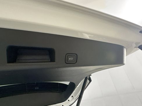 Used 2025 Buick Enclave Preferred image 31