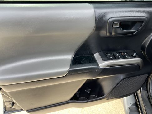 Used 2020 Toyota Tacoma SR5 image 13