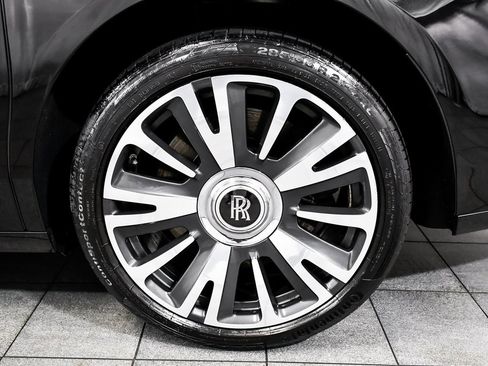 Used 2018 Rolls-Royce Ghost image 8