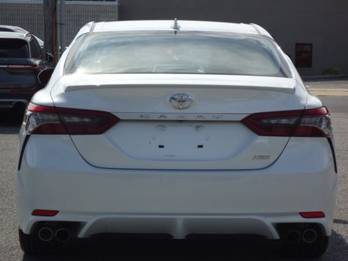 Used 2024 Toyota Camry XSE FWD image 4