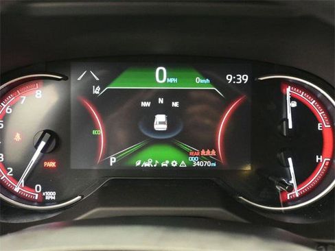 Certified 2025 Toyota RAV4 LE image 32