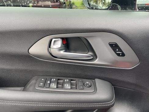 New 2026 Chrysler Pacifica Select image 10