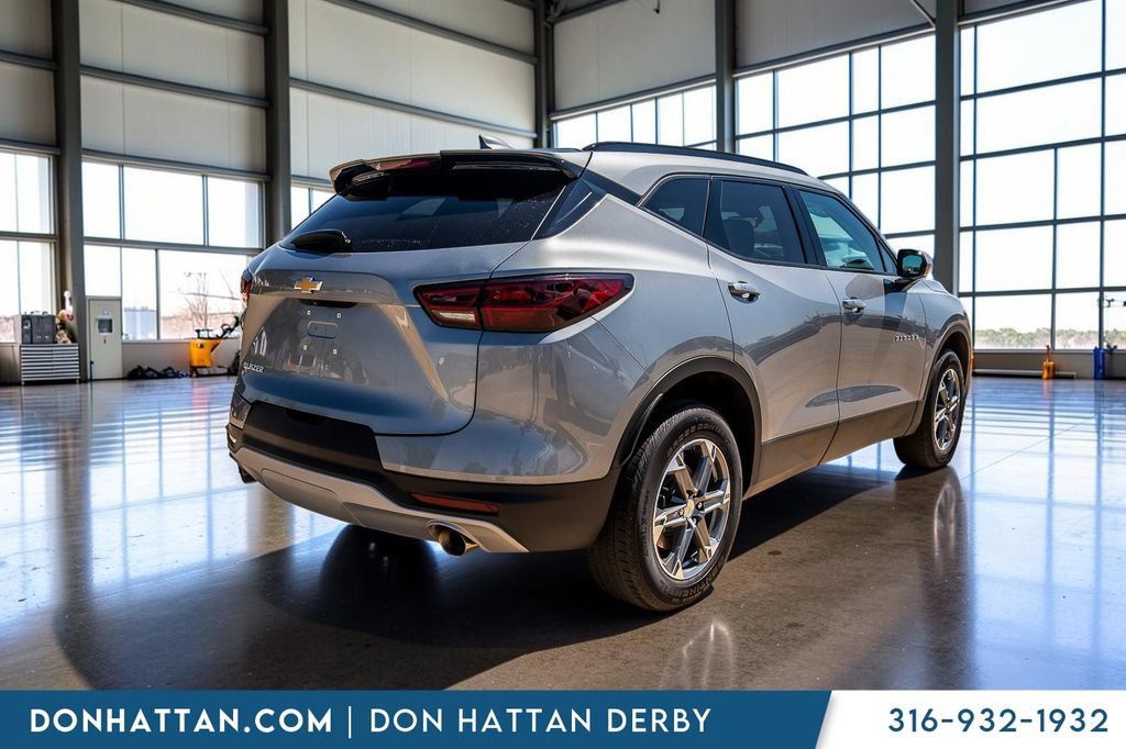 Used 2023 Chevrolet Blazer LT w/ Convenience Package FWD image 34