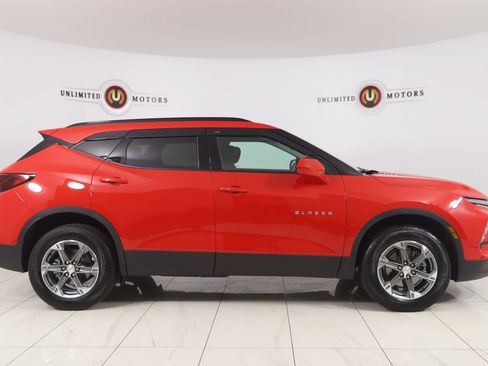Used 2024 Chevrolet Blazer LT w/ Convenience Package FWD image 2