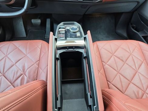 Used 2024 BMW iX xDrive50 w/ Premium Package AWD/4WD image 40