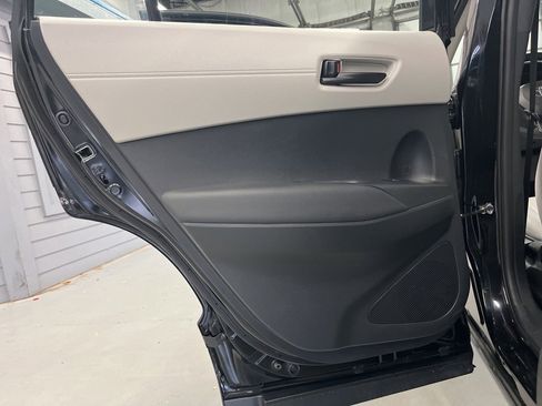 Used 2023 Toyota Corolla Cross L image 24