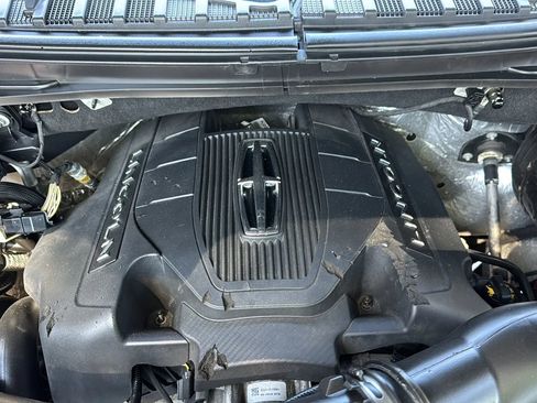 Used 2019 Lincoln Navigator L Reserve w/ Cargo Package image 52