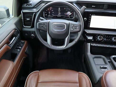 Used 2025 GMC Sierra 2500 Denali Ultimate image 24