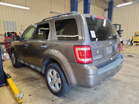 Used 2011 Ford Escape XLT w/ 203A Rapid Spec Order Code AWD/4WD image 17
