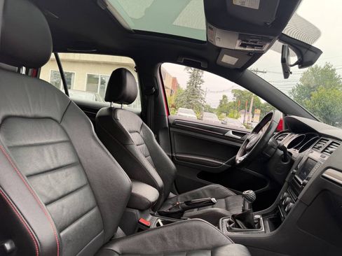 Used 2017 Volkswagen GTI SE FWD image 27