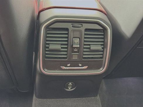 Certified 2022 Porsche Macan S image 25