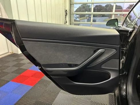 Used 2019 Tesla Model 3 Standard Range Plus RWD image 11
