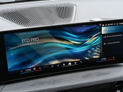 New 2026 BMW 330i xDrive Sedan w/ M Sport Package image 33