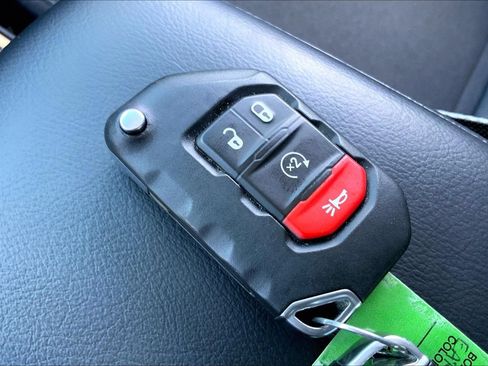 Used 2024 Jeep Wrangler Unlimited w/ Convenience Group AWD/4WD image 14