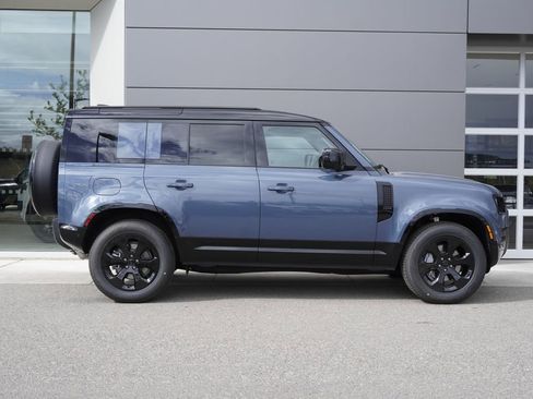 New 2026 Land Rover Defender 110 X-Dynamic SE AWD/4WD image 7