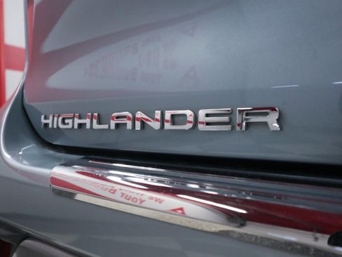 Used 2023 Toyota Highlander Platinum image 29