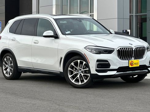 Used 2023 BMW X5 xDrive40i w/ Premium Package image 2