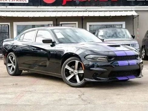 Used 2022 Dodge Charger SXT RWD image 8