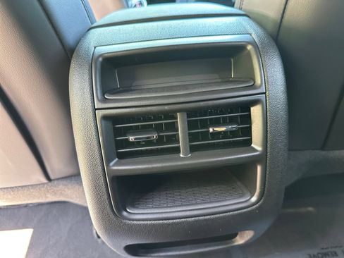 Used 2025 Cadillac XT5 Sportv w/ Technology Package AWD/4WD image 38