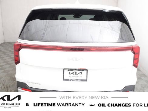 New 2026 Kia Carnival image 6