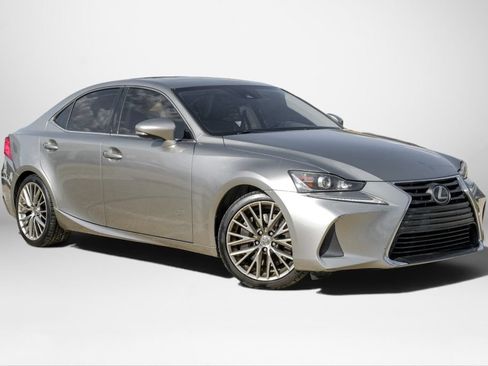 Used 2017 Lexus IS 200t RWD image 4