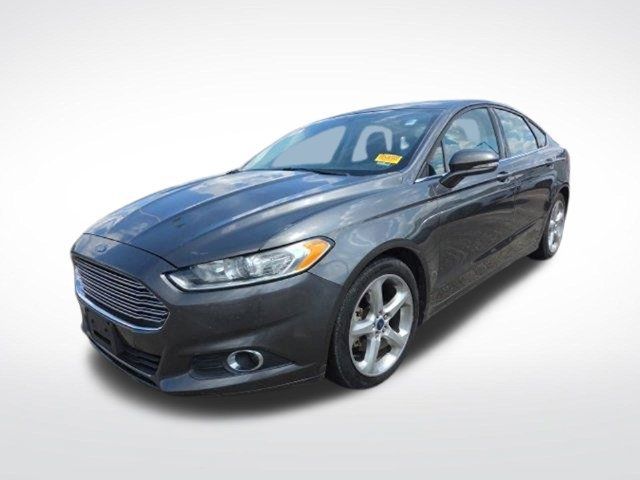 Used 2016 Ford Fusion SE w/ Equipment Group 201A FWD image 3