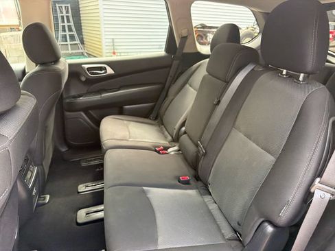 Used 2020 Nissan Pathfinder S AWD/4WD image 25